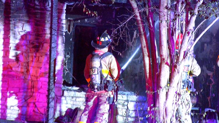 One person dies, another person and a dog rescued from Blakeley Drive house fire — KENS 5 (San Antonio), Amarillo Health news